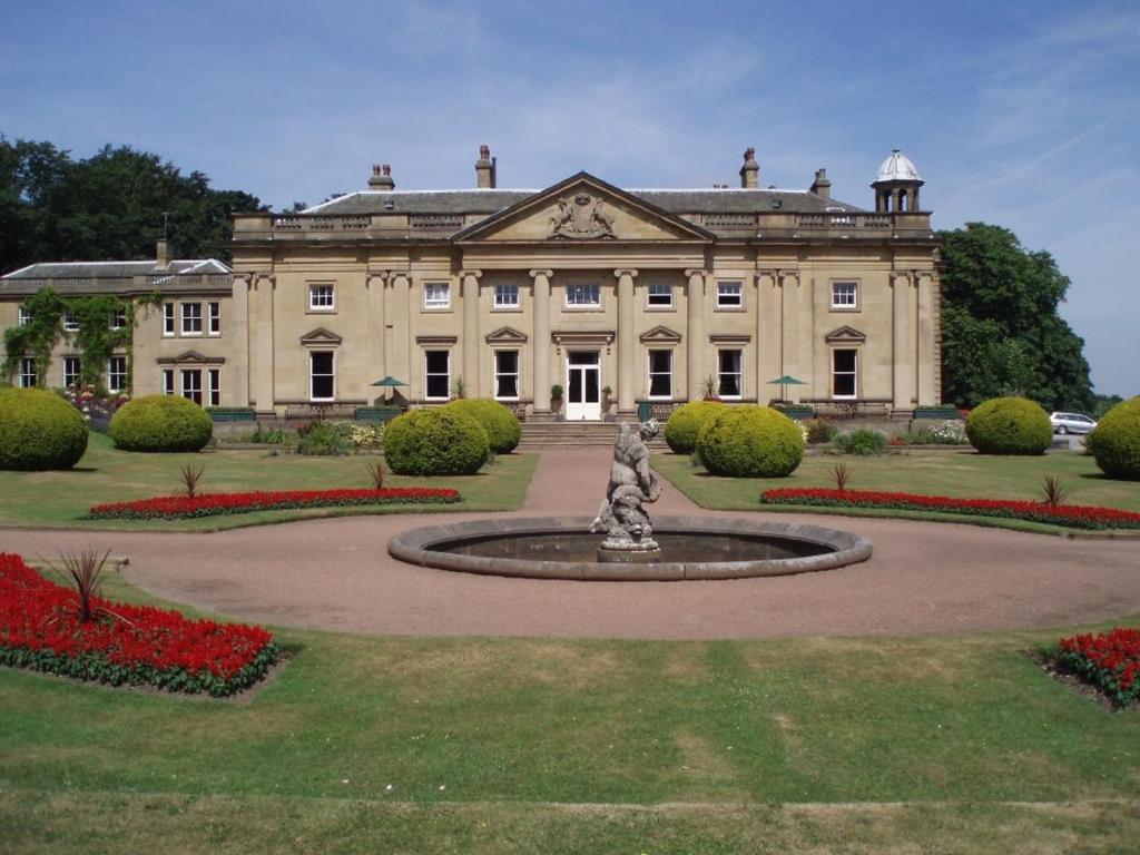 Hall Sheffield 3*